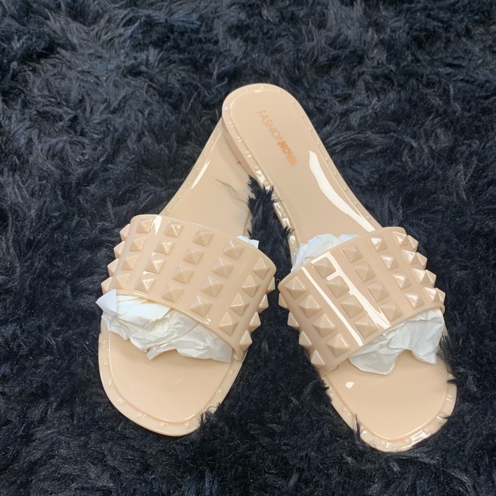 Women sandals